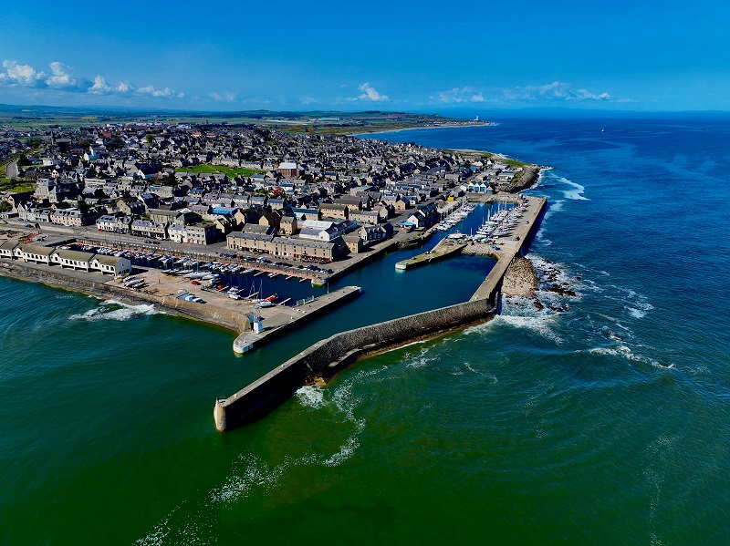 lossiemouth marina by sea